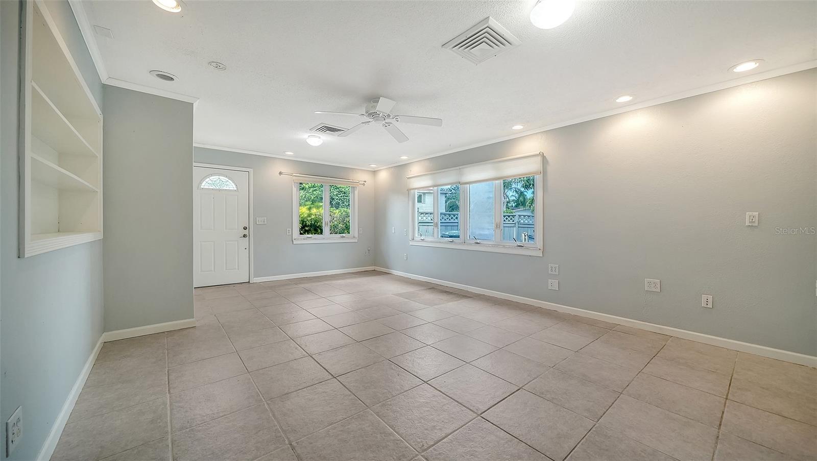 SOUTH GATE - Residential
