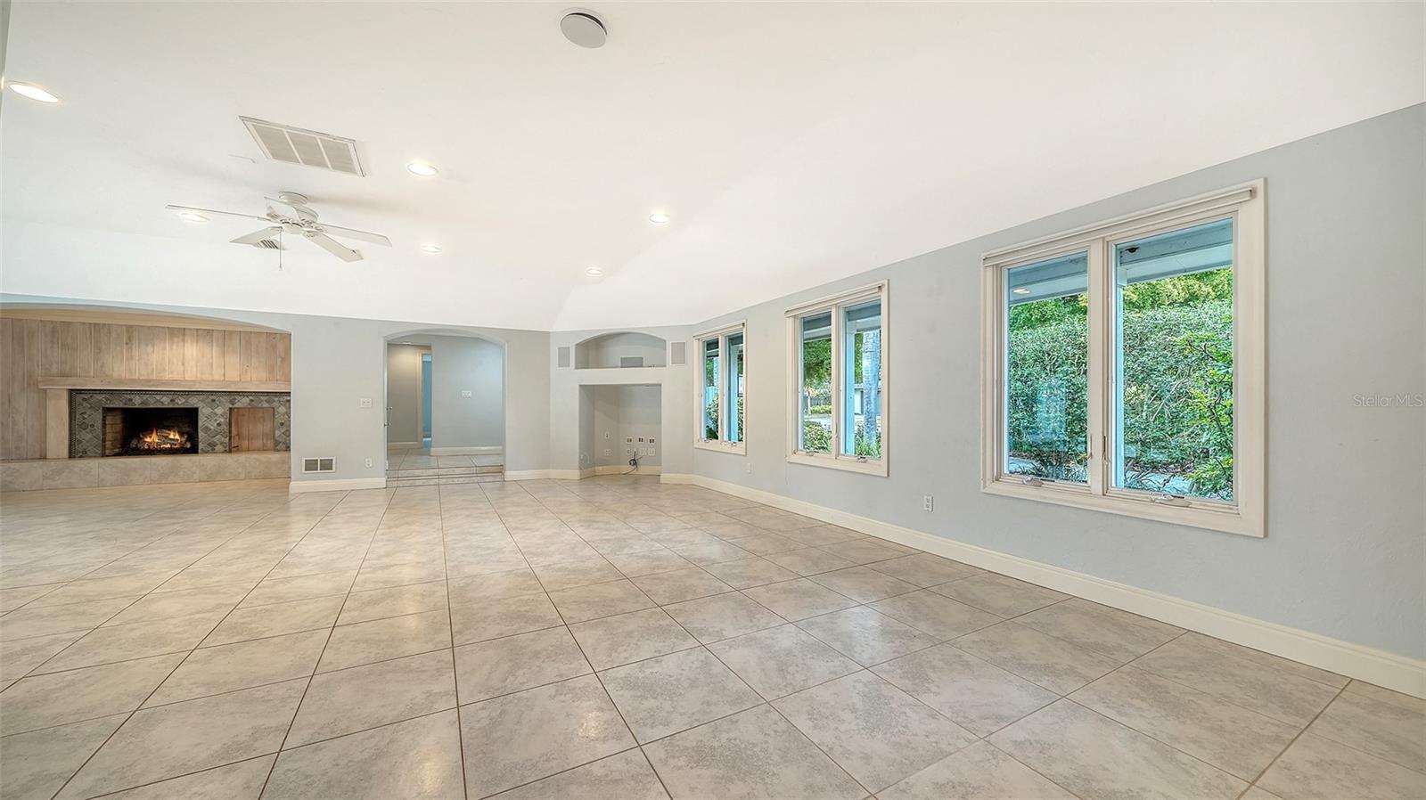 SOUTH GATE - Residential