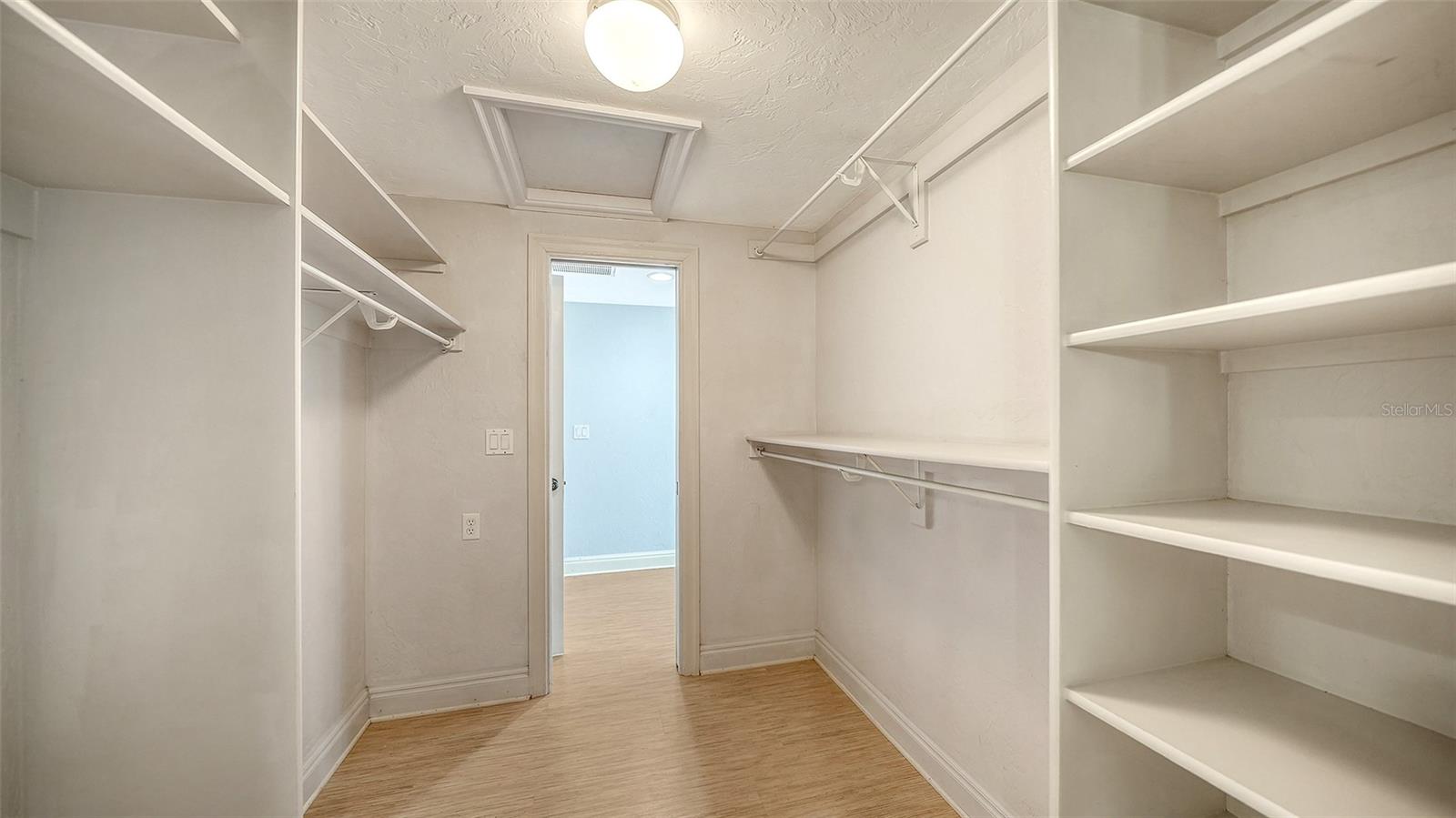 SOUTH GATE - Residential