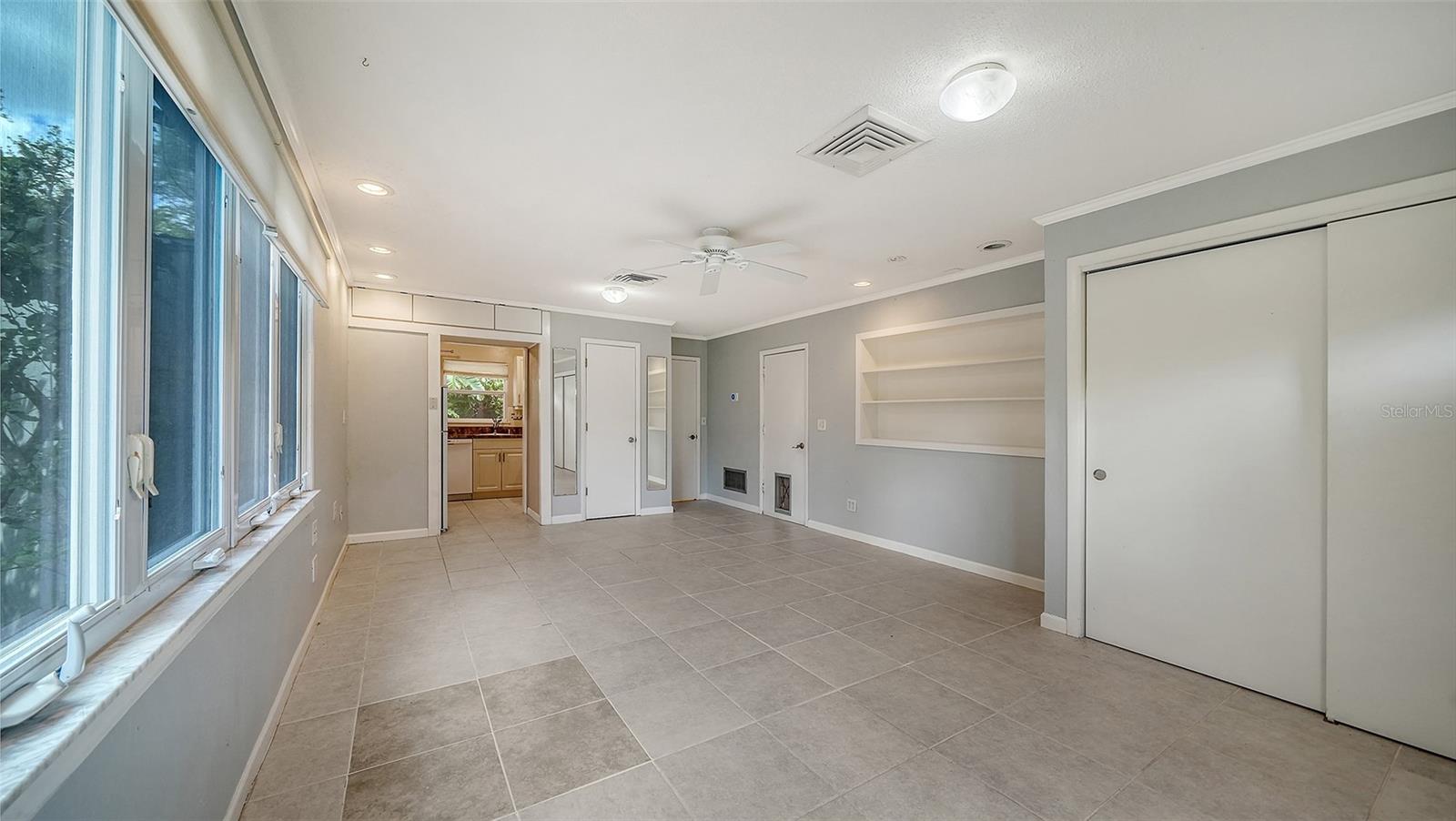 SOUTH GATE - Residential