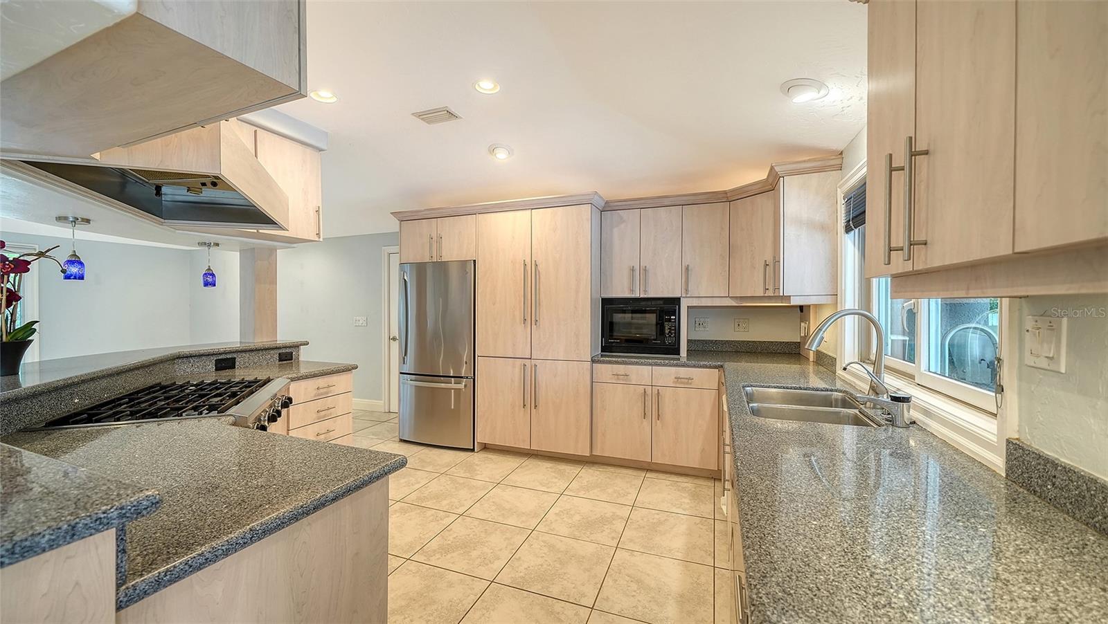 SOUTH GATE - Residential
