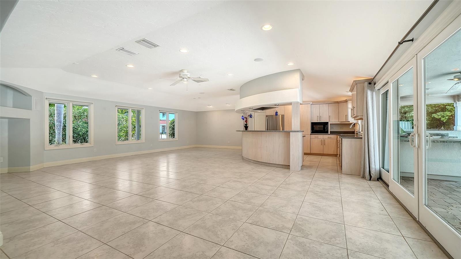 SOUTH GATE - Residential