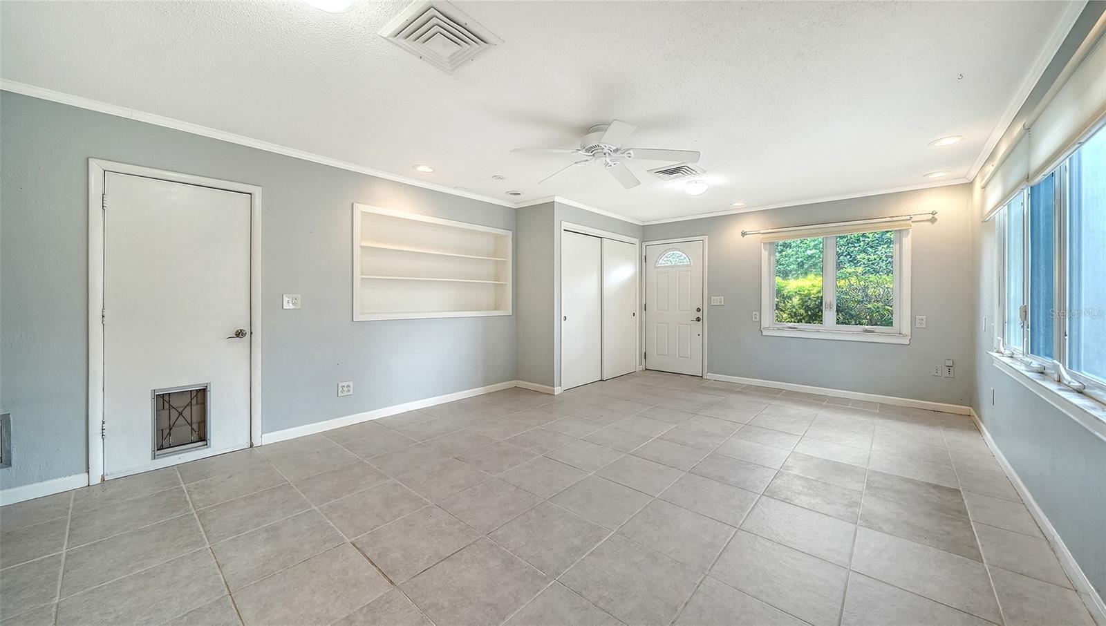 SOUTH GATE - Residential