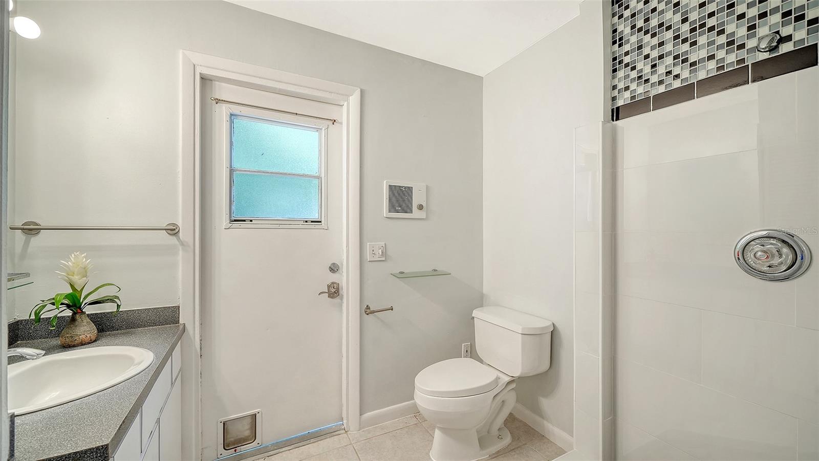 SOUTH GATE - Residential