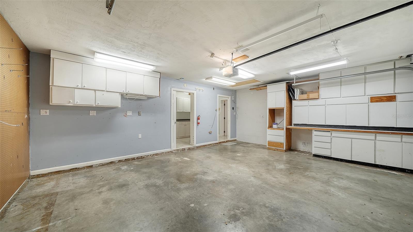 SOUTH GATE - Residential