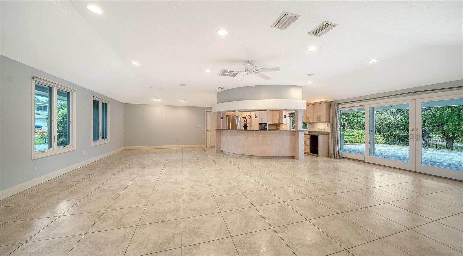 SOUTH GATE - Residential