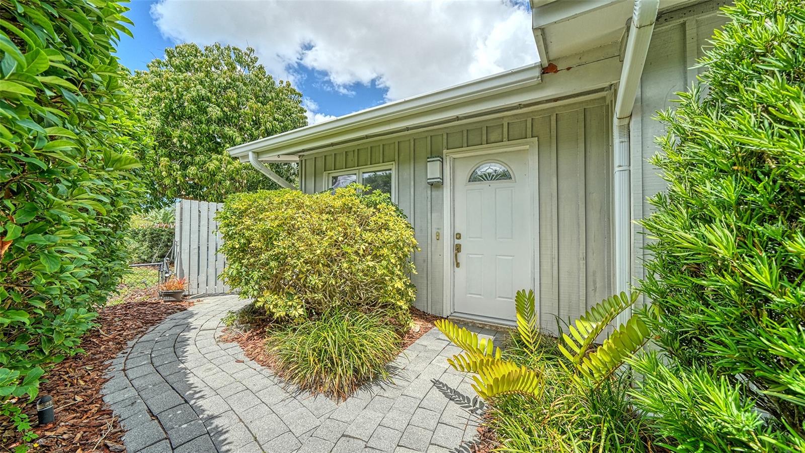 SOUTH GATE - Residential