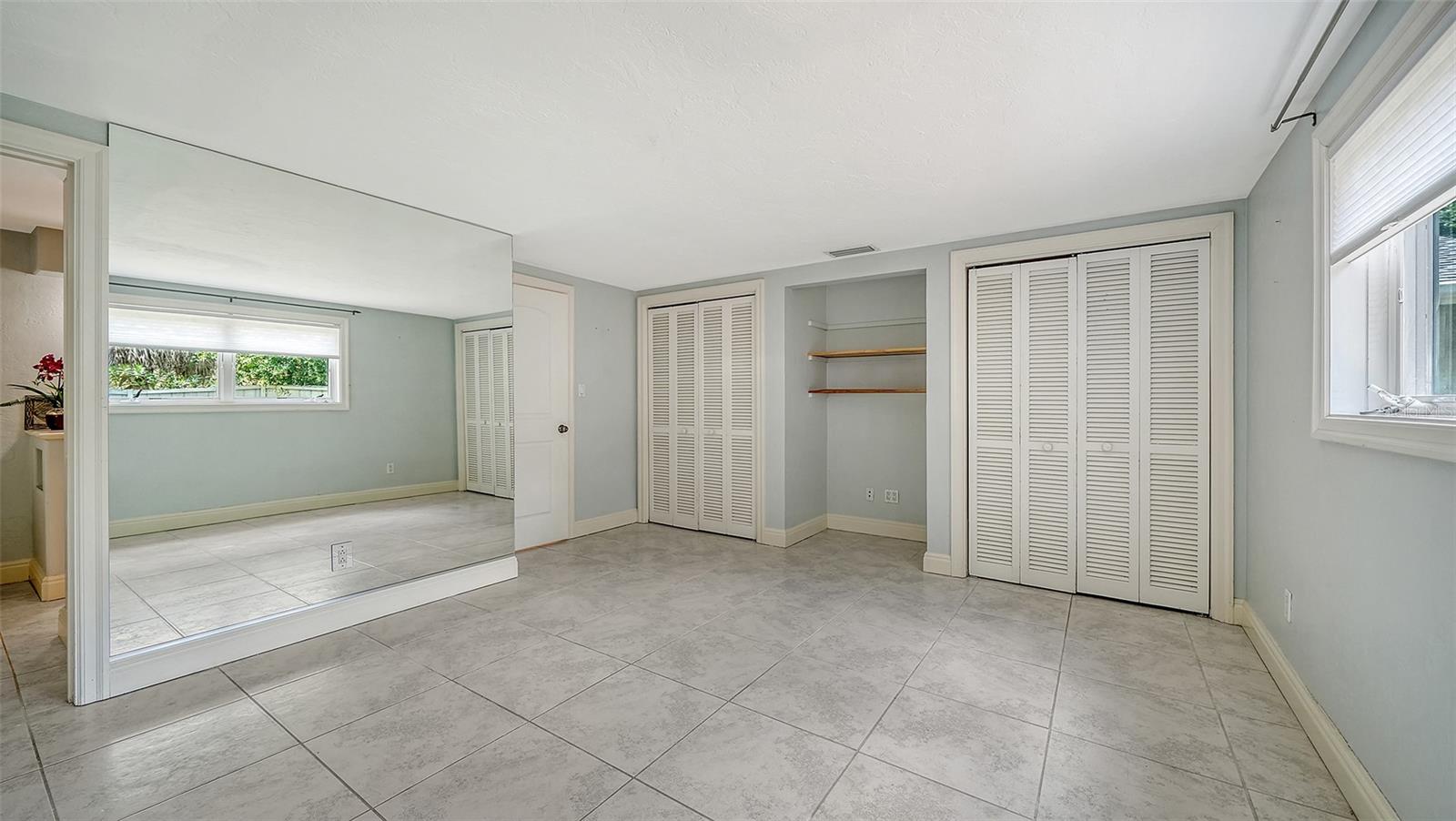 SOUTH GATE - Residential
