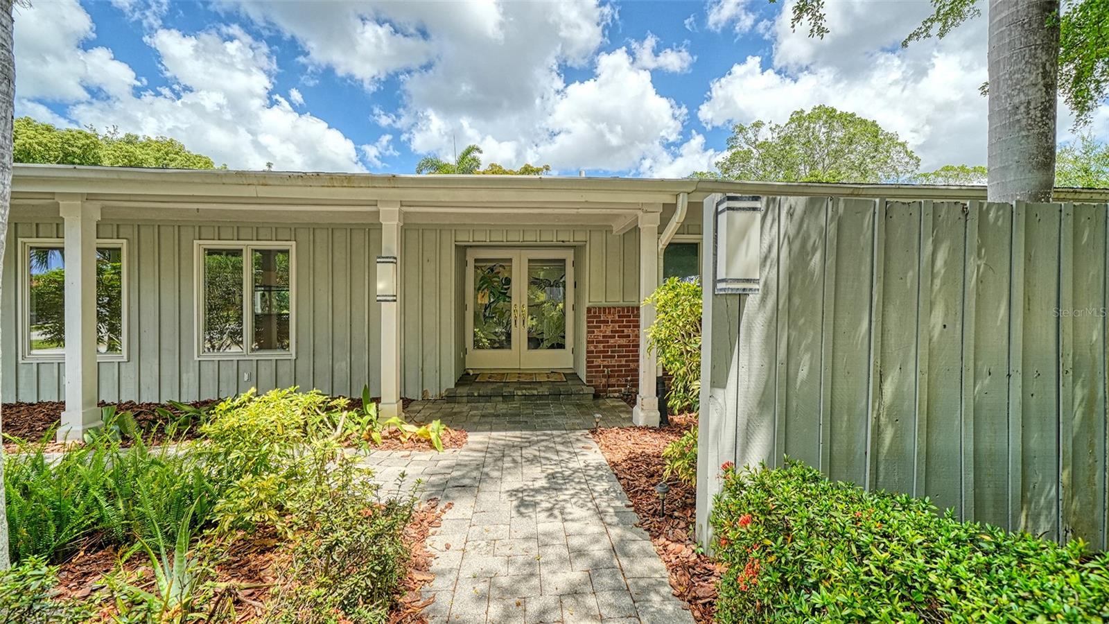 SOUTH GATE - Residential