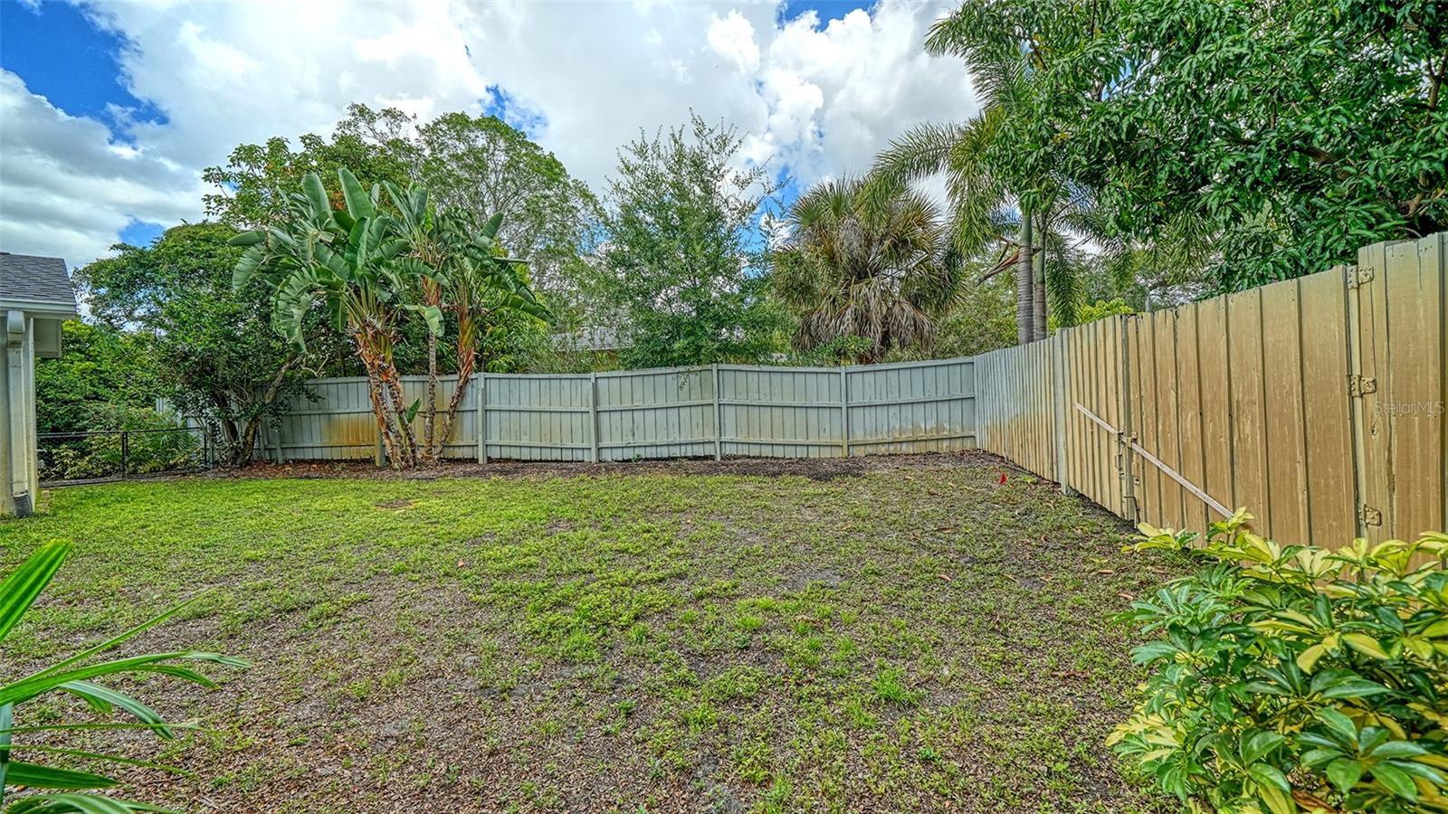 SOUTH GATE - Residential