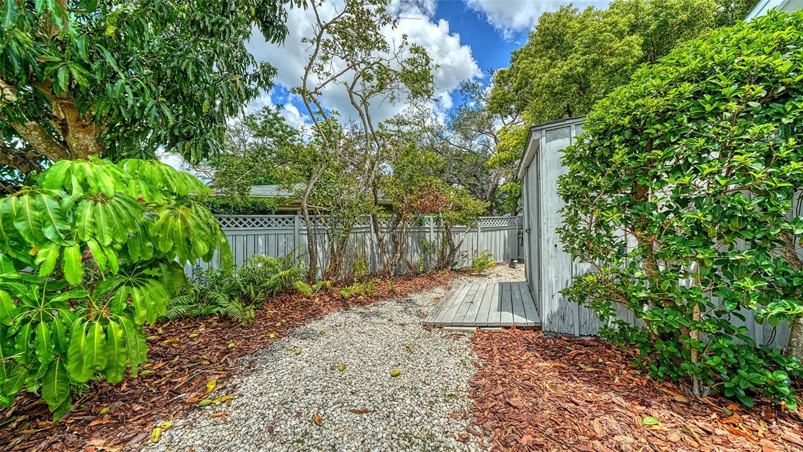 SOUTH GATE - Residential