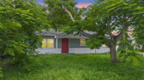 Photo of 1918 Grace Avenue, Fort Myers, FL 33901 (MLS # O6354399) Photo of 1918 Grace Avenue, Fort Myers, FL 33901 (MLS # O6354399)