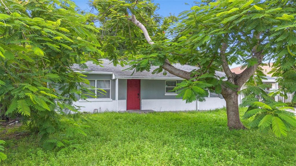 Photo of 1918 Grace Avenue, Fort Myers, FL 33901 (MLS # O6354399)
