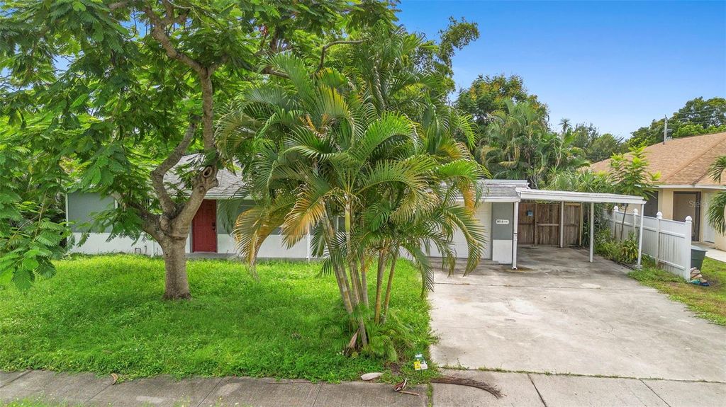 Photo of 1918 Grace Avenue, Fort Myers, FL 33901 (MLS # O6354399)