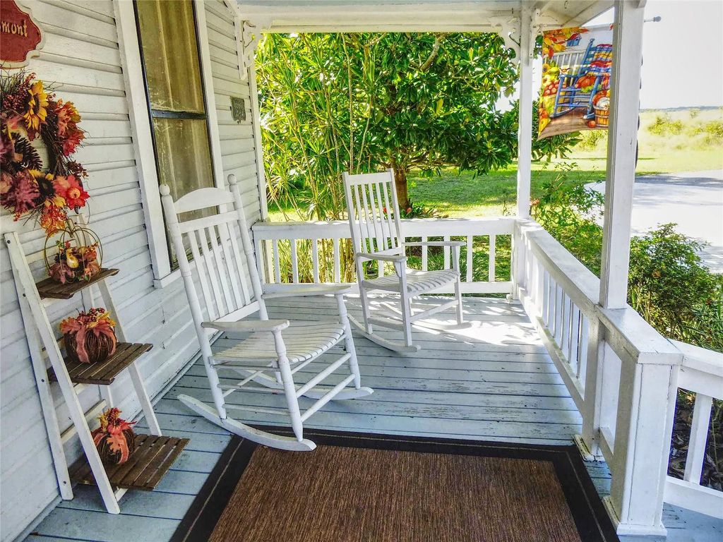 Photo of 280 Overocker Circle, Frostproof, FL 33843 (MLS # K4903106)