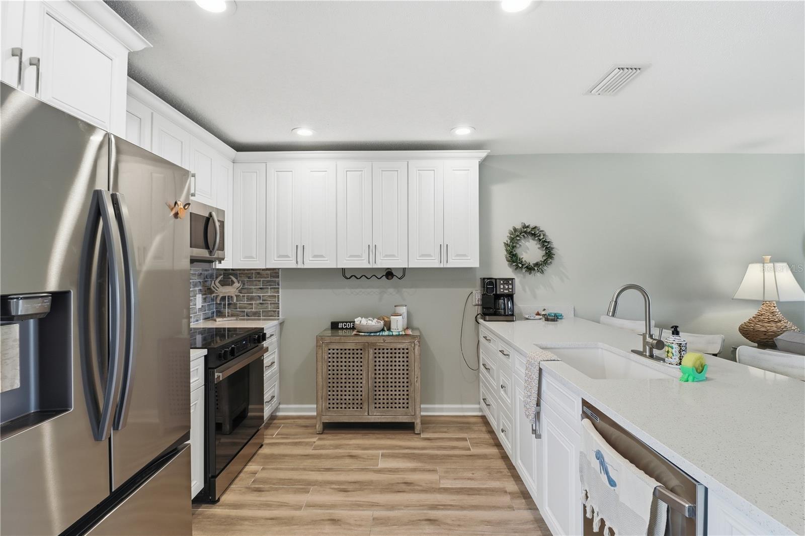 BAY VILLAS BLDG #1 & 2 - Residential