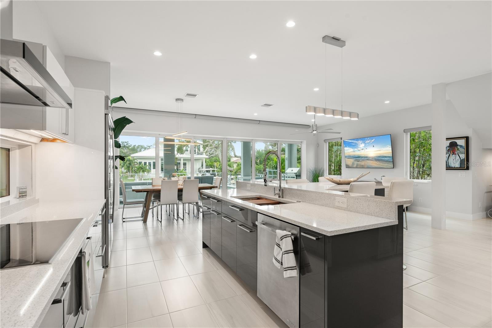 SIESTA BEACH - Residential