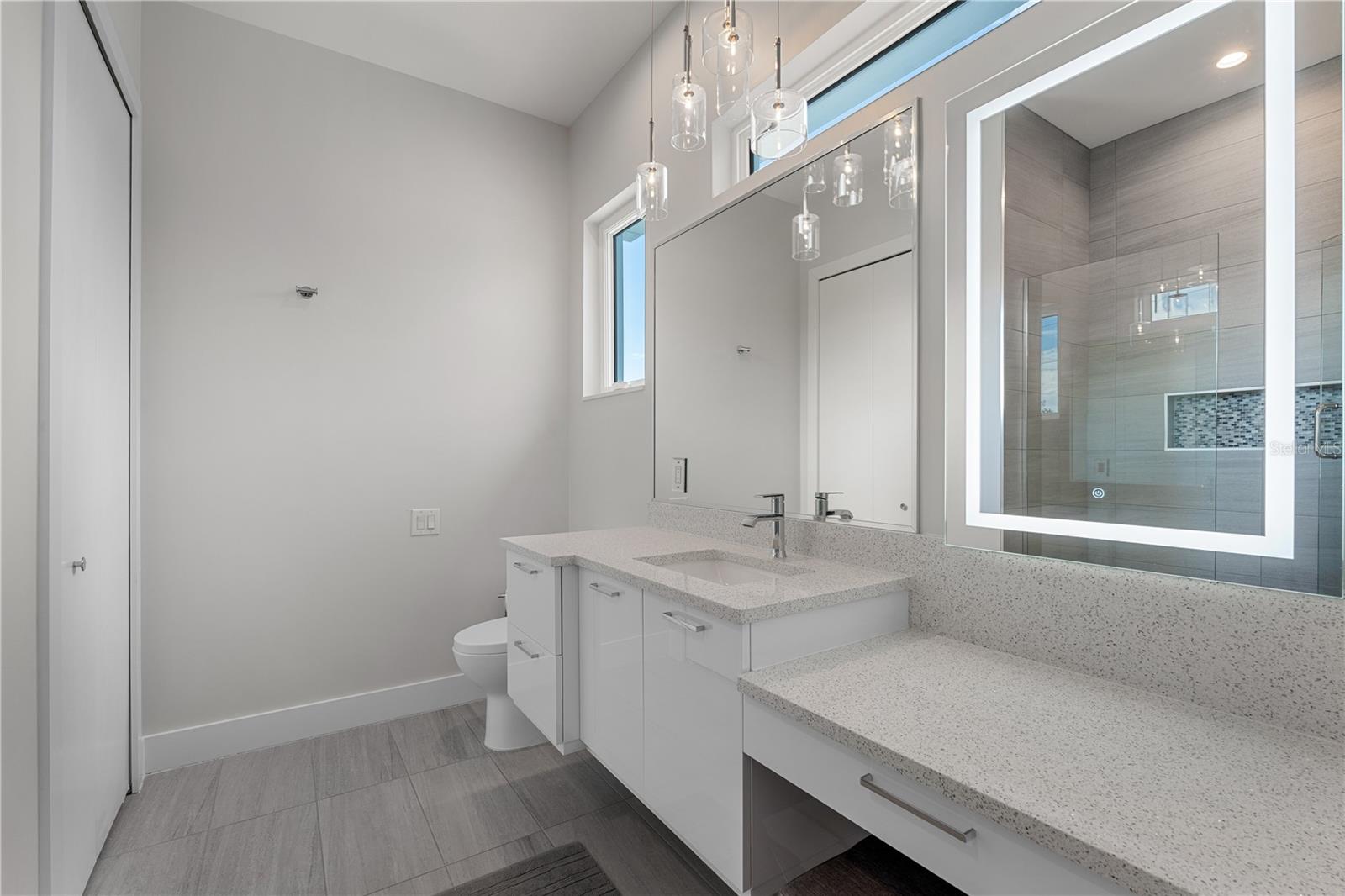 SIESTA BEACH - Residential