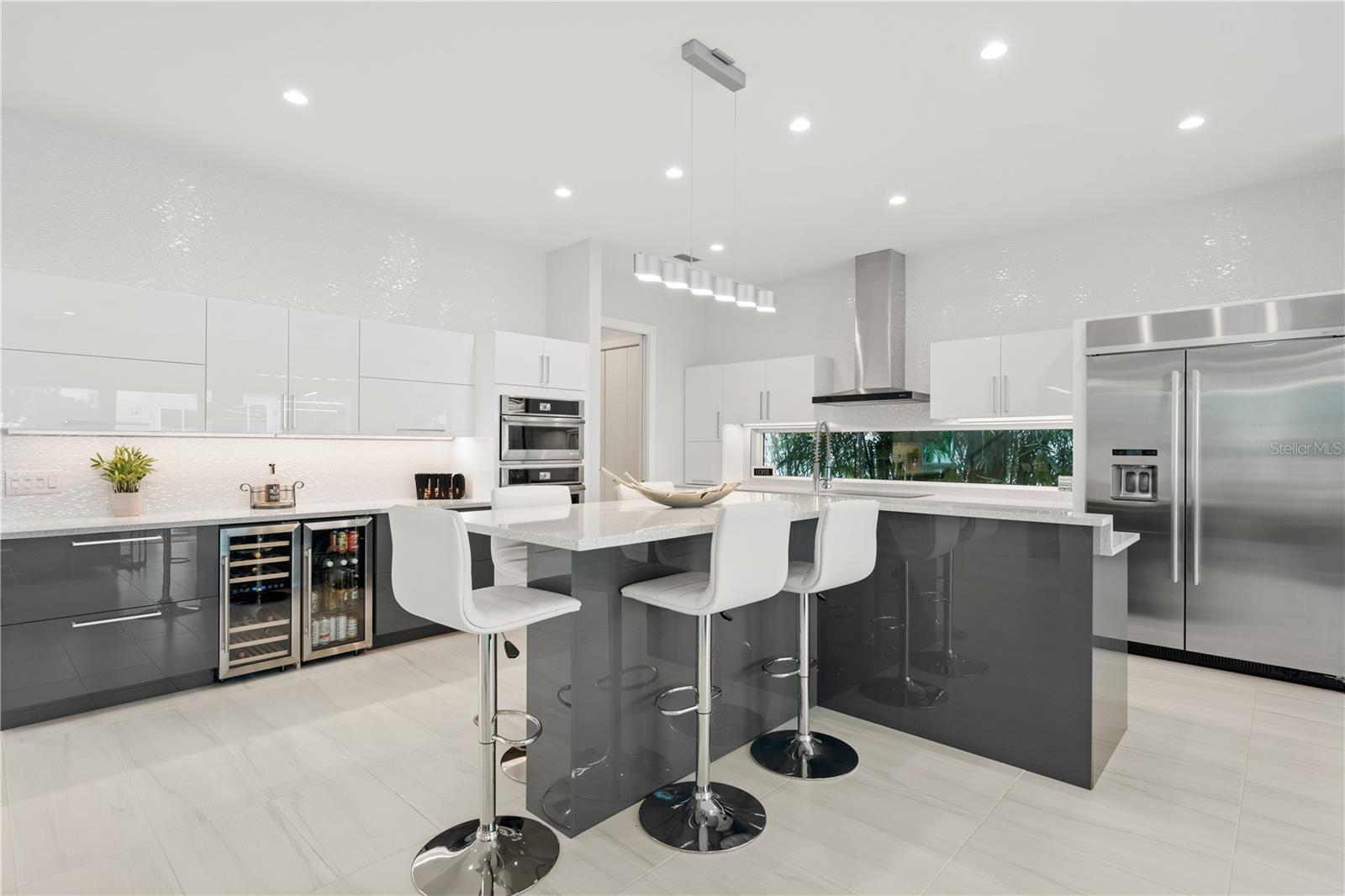 SIESTA BEACH - Residential