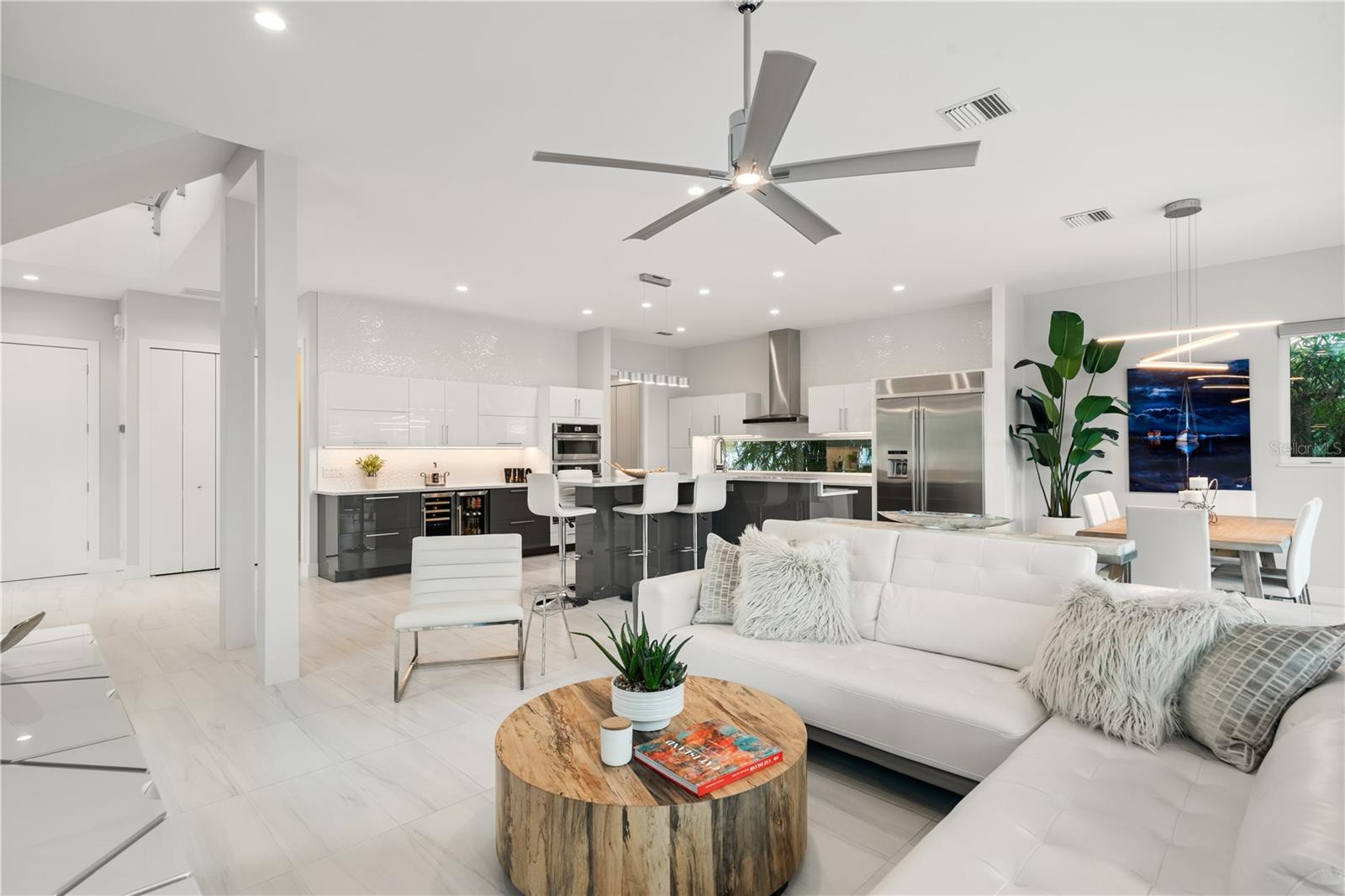 SIESTA BEACH - Residential