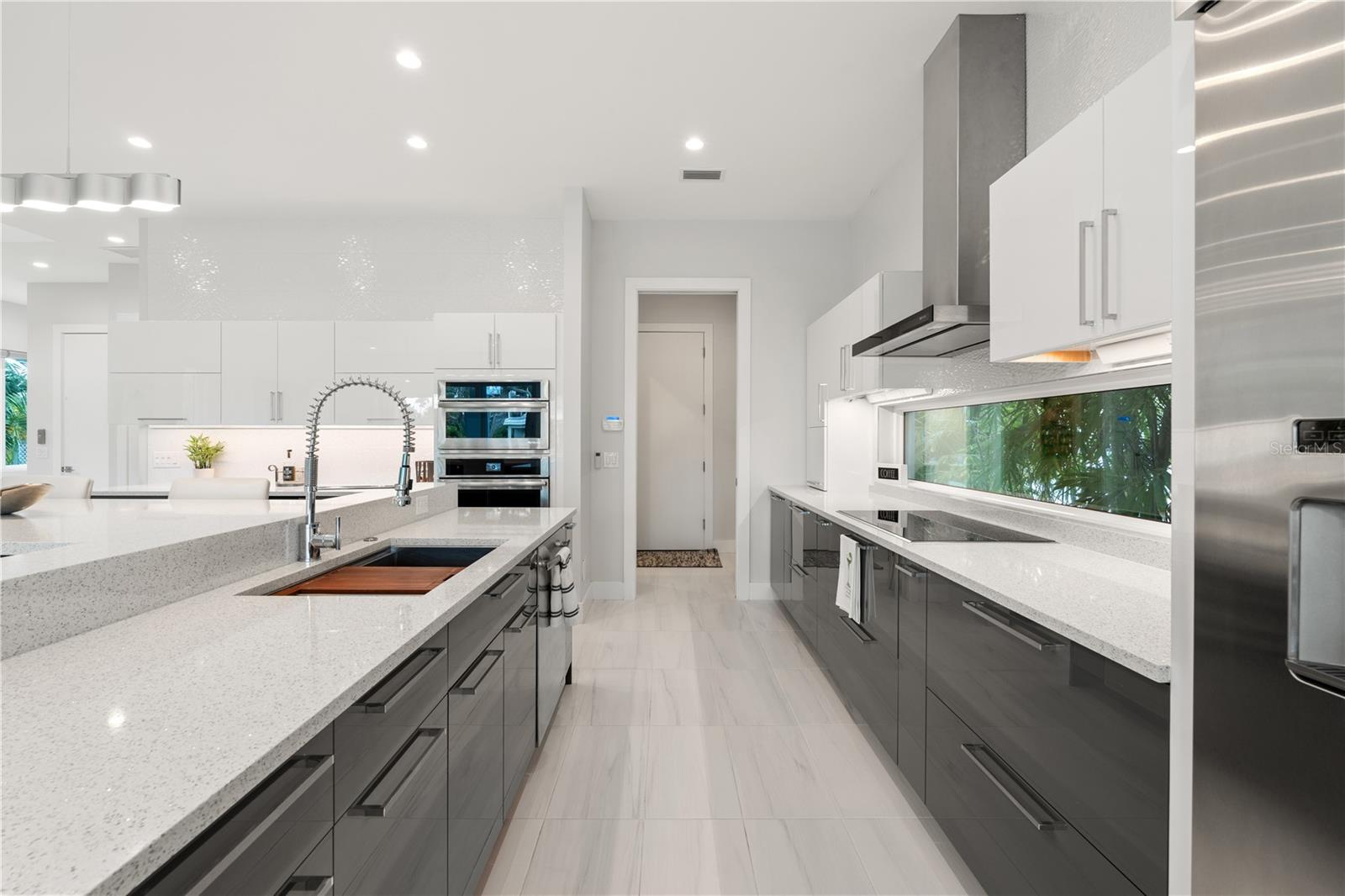 SIESTA BEACH - Residential