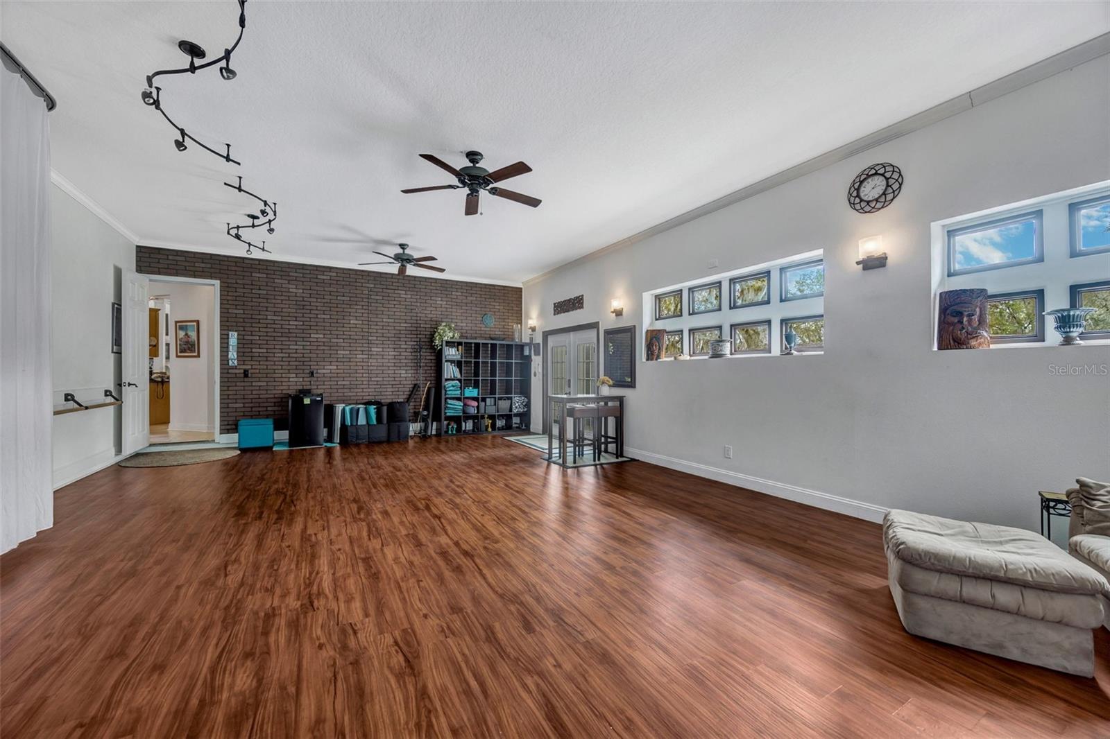 WELLINGTON M - Residential