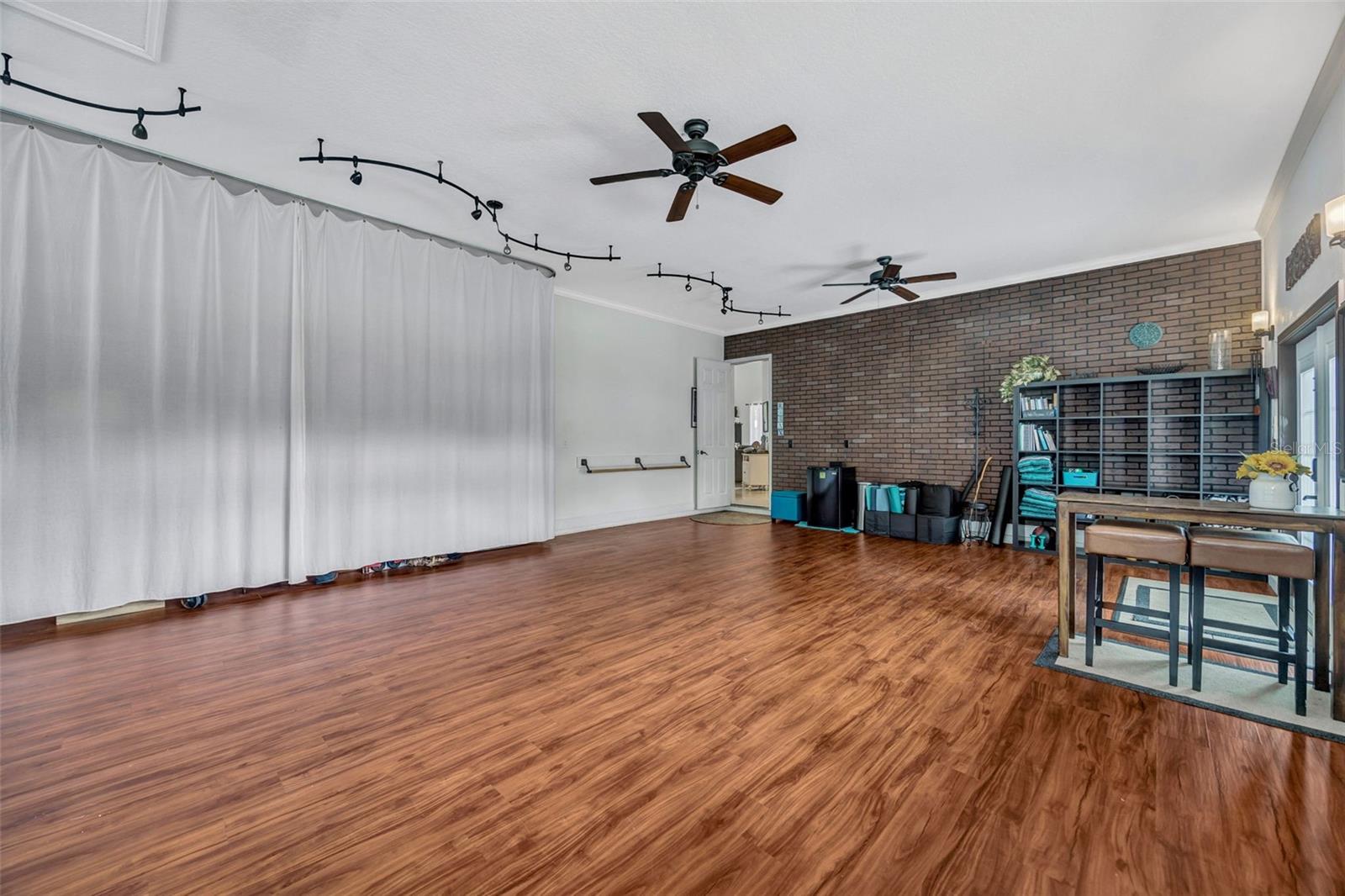 WELLINGTON M - Residential