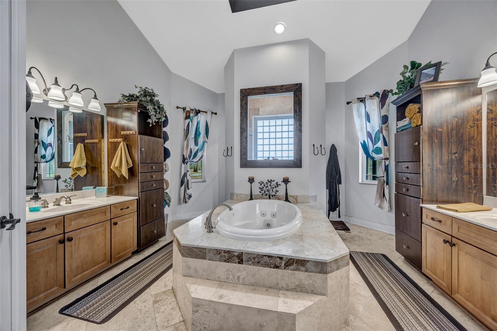 WELLINGTON M - Residential