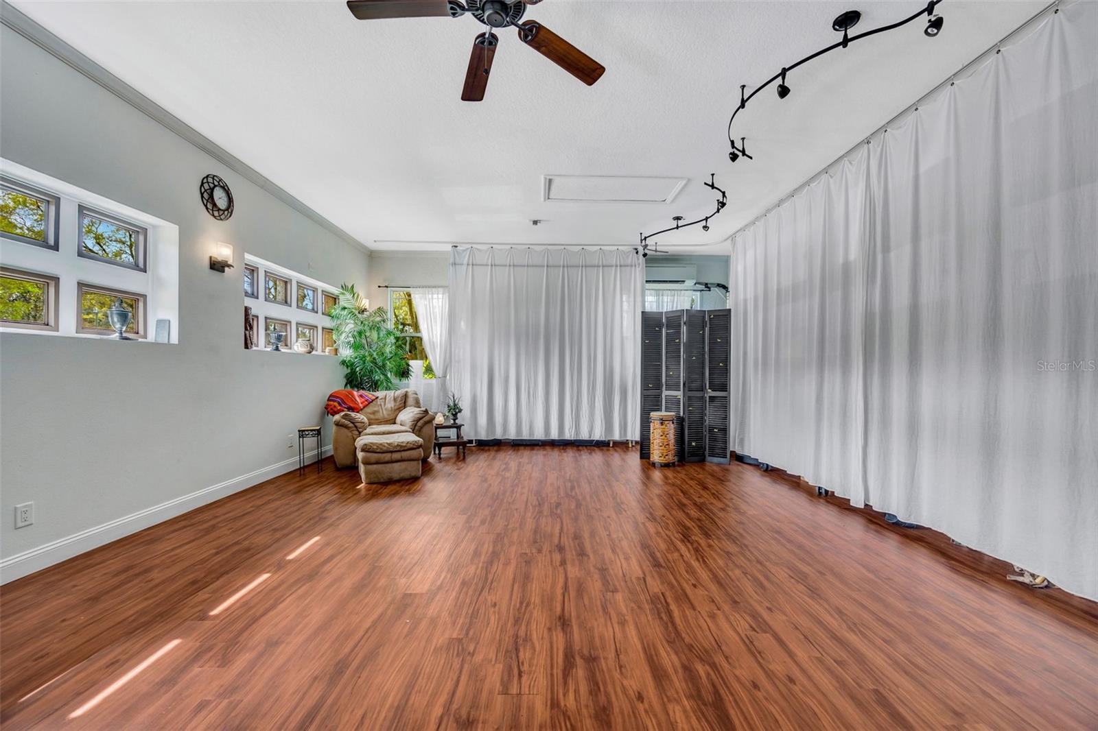 WELLINGTON M - Residential