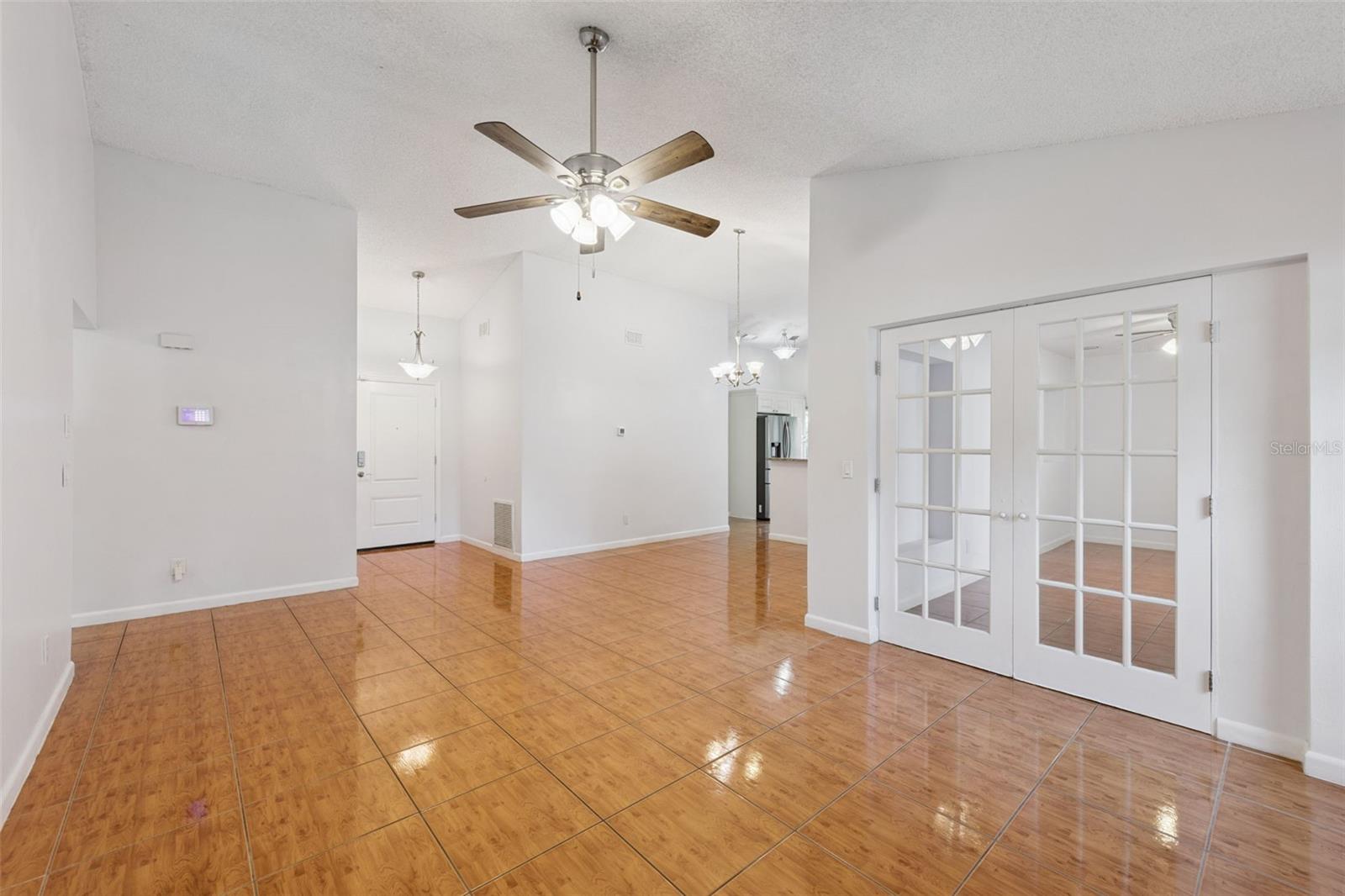 MILL RUN UNIT 05 - Residential Lease