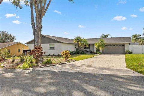 A home in LAKELAND