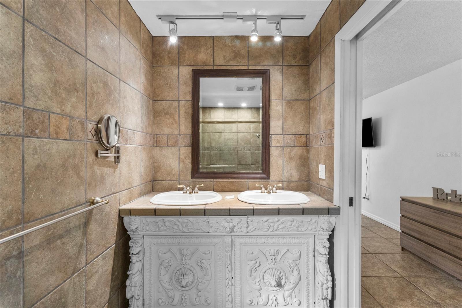 WHITFIELD ESTATES - Residential