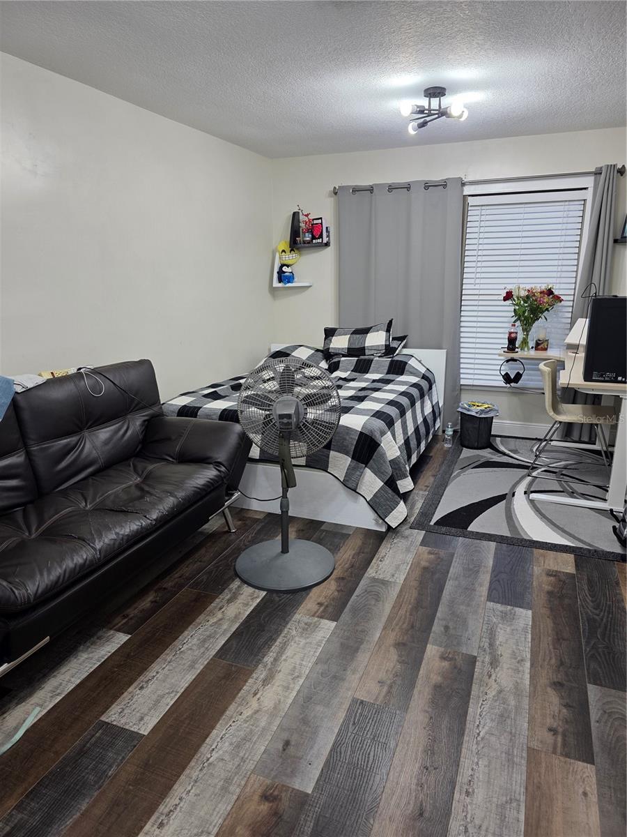 MEREDITH MANOR GENE GABLES SEC - Residential Lease