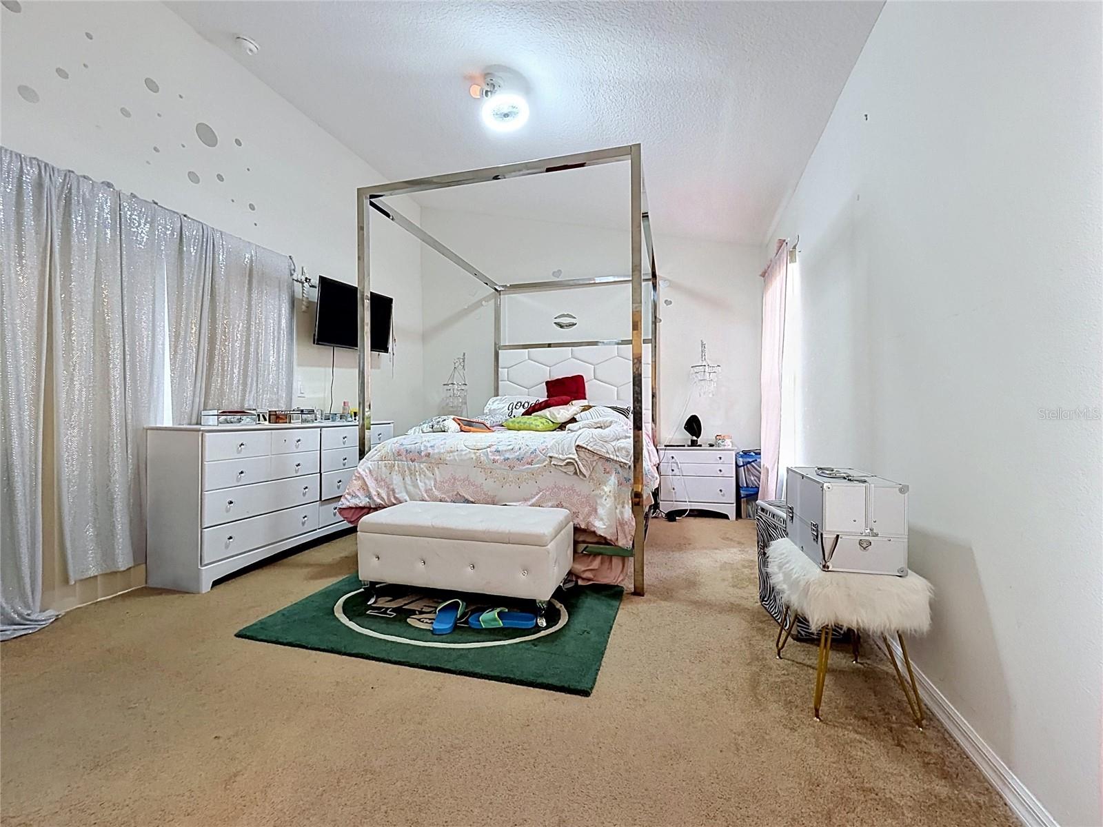 230 HYPOLITA AVENUE - Photo 4