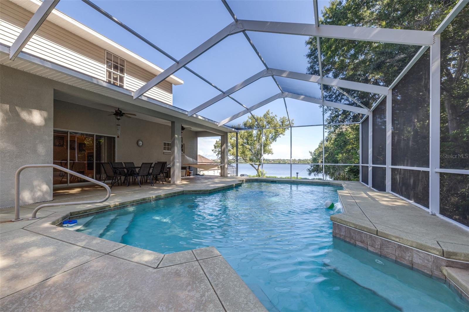 1016 S LAKE MARIAM DRIVE