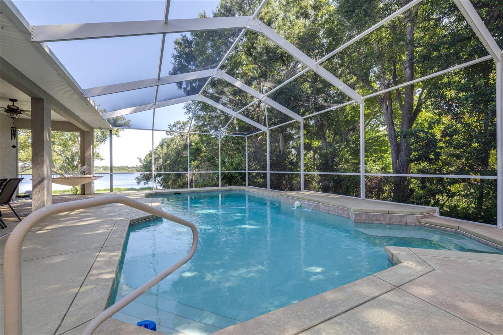 1016 S LAKE MARIAM DRIVE