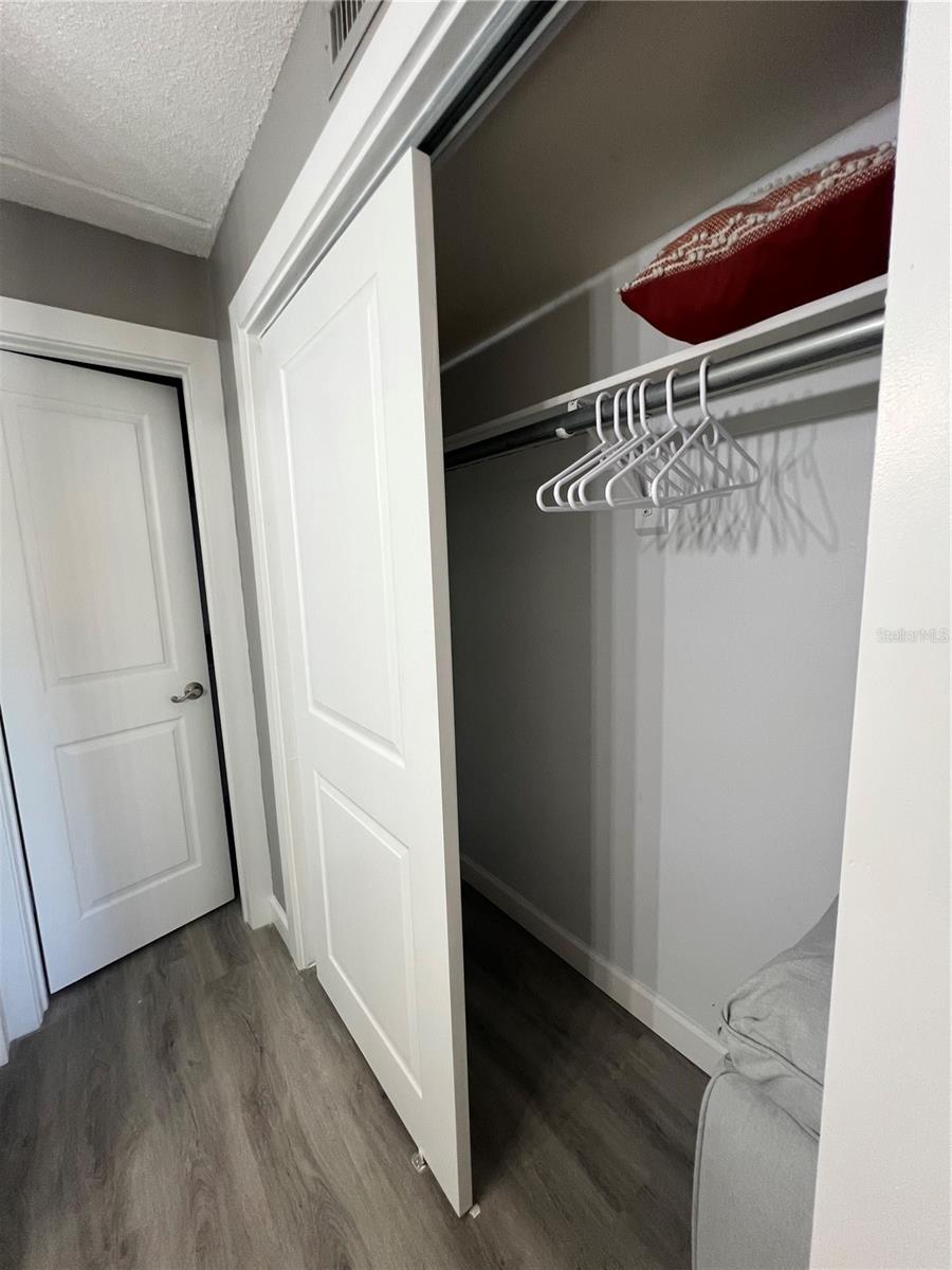 PRESIDENTIAL THE - Residential Lease