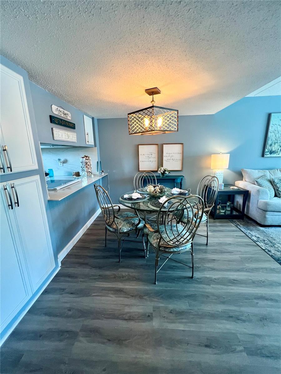 PRESIDENTIAL THE - Residential Lease