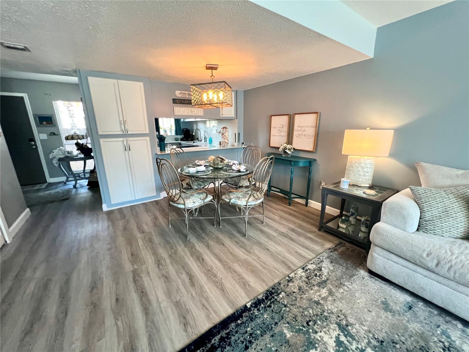 PRESIDENTIAL THE - Residential Lease