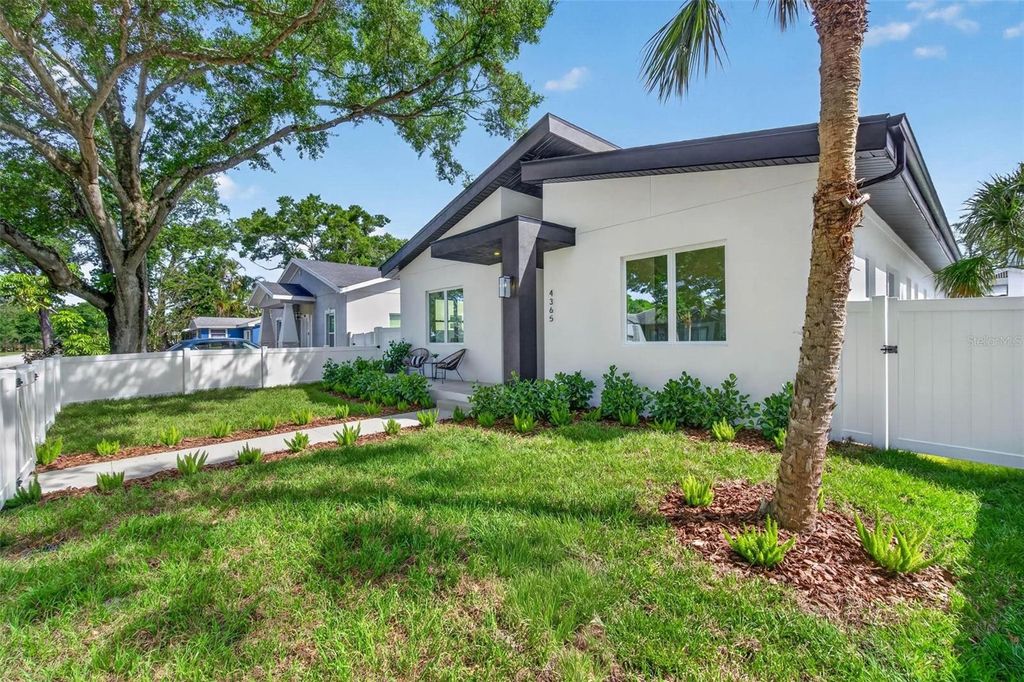 Photo of 4365 Iris Street N, St Petersburg, FL 33714 (MLS # TB8506114)