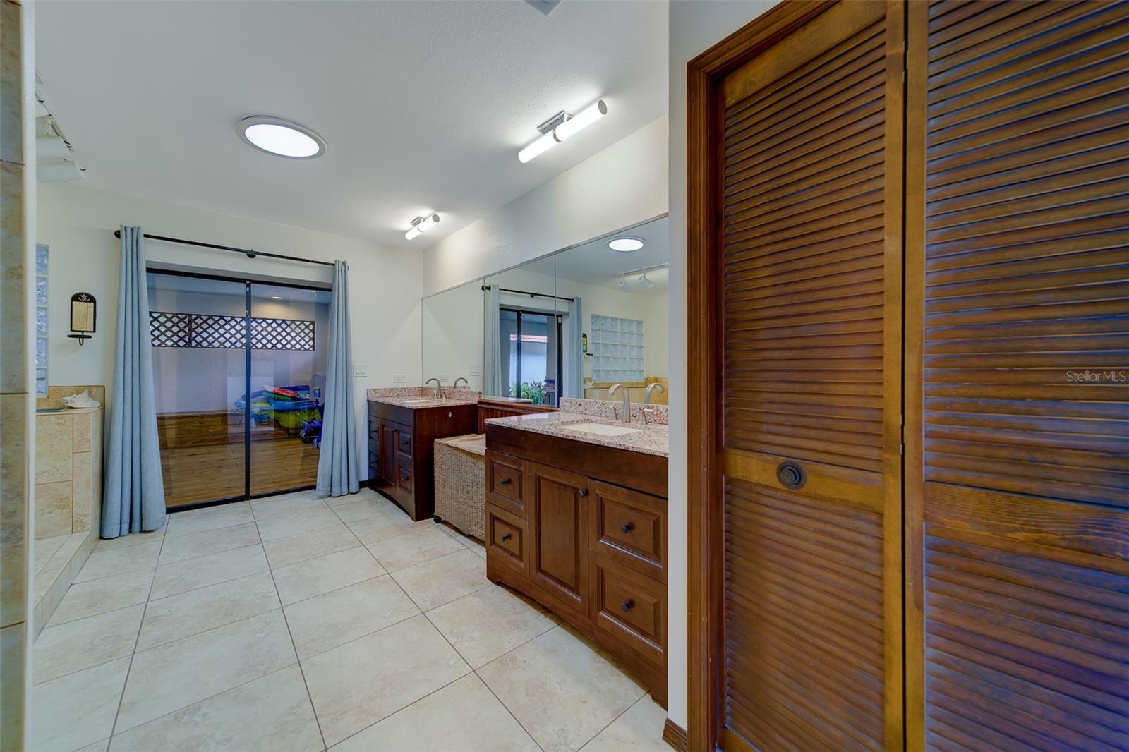 BARRINGTON OAKS WEST - Residential