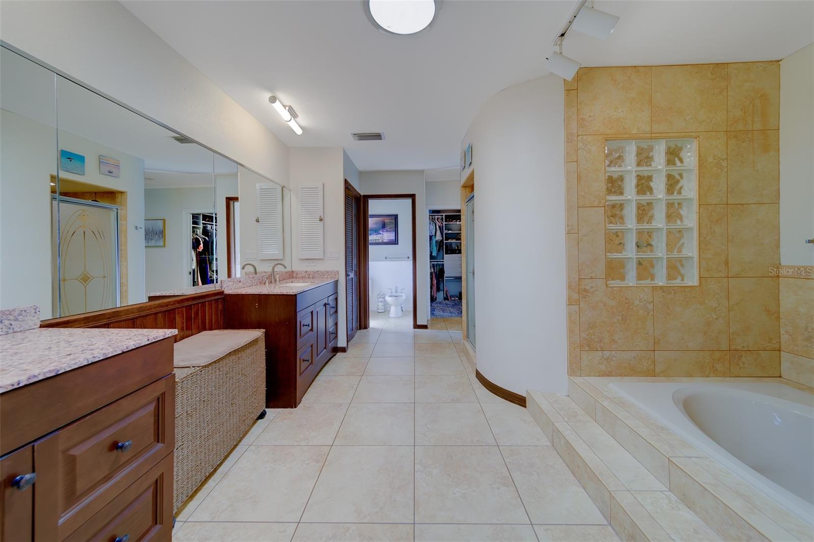 BARRINGTON OAKS WEST - Residential