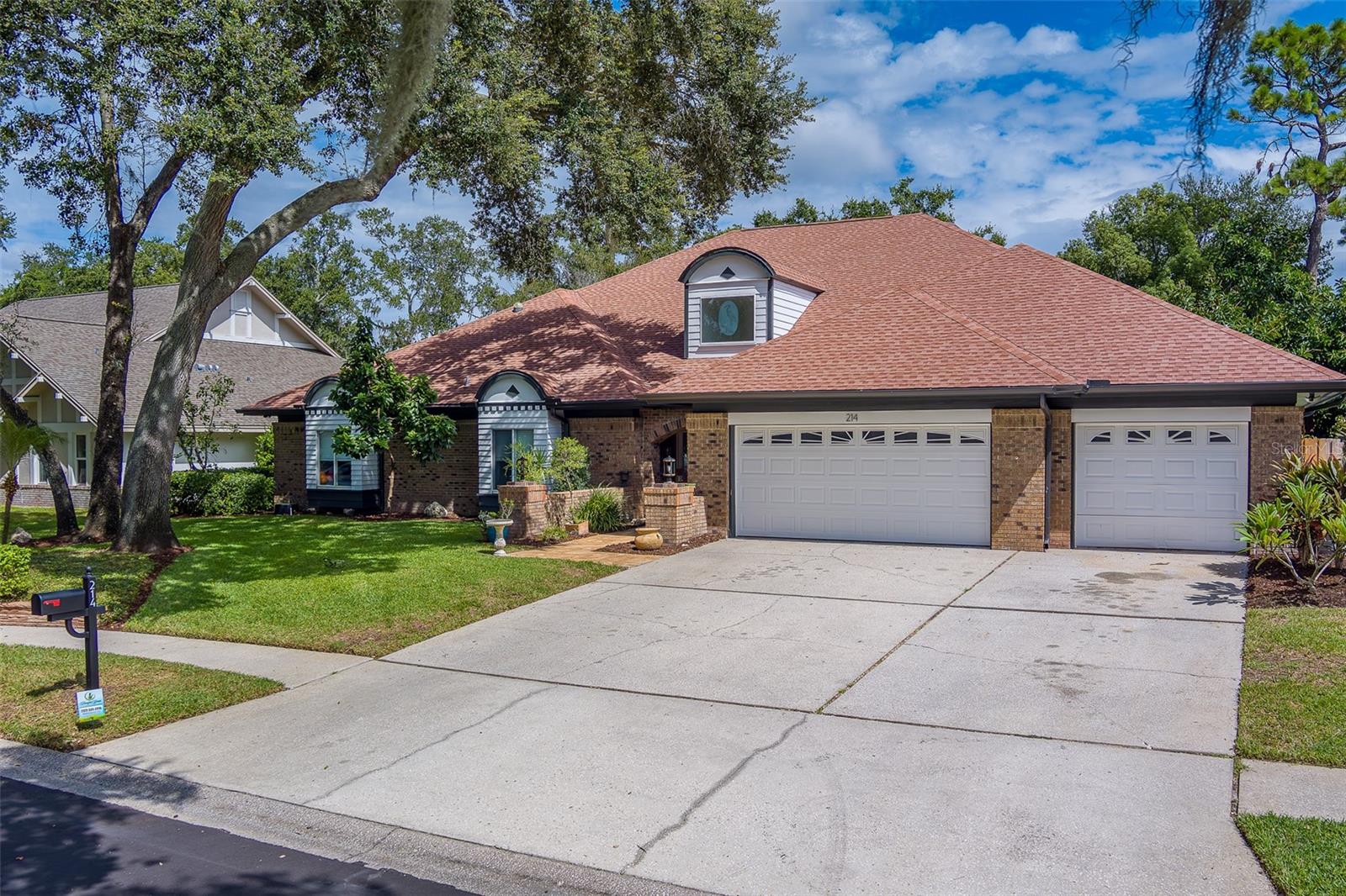 BARRINGTON OAKS WEST - Residential