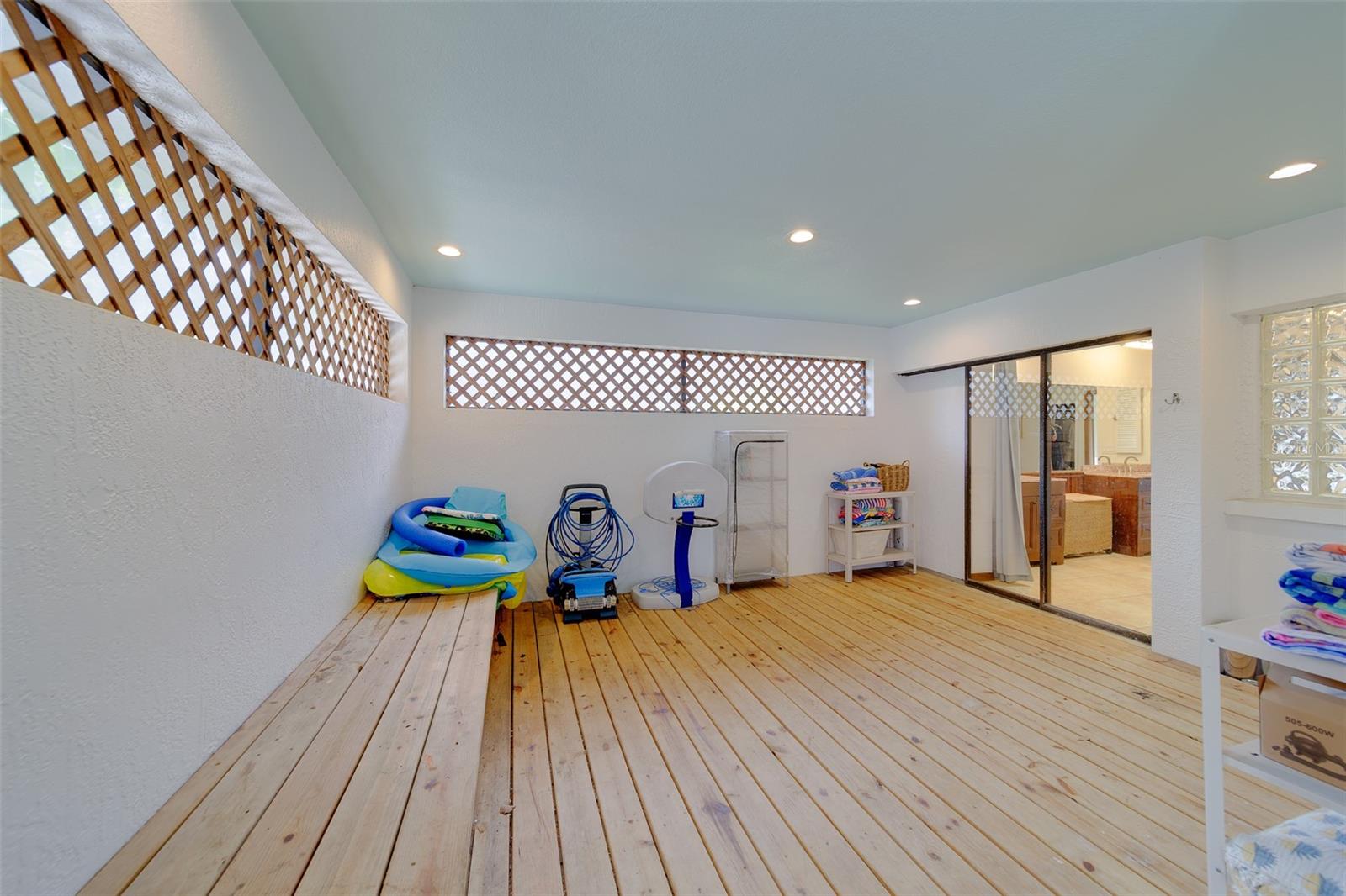 BARRINGTON OAKS WEST - Residential