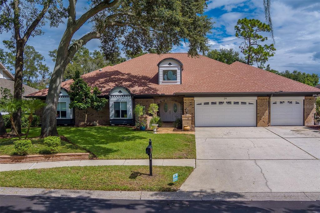 Photo of 214 Sheffield Circle E, Palm Harbor, FL 34683 (MLS # TB8435532)