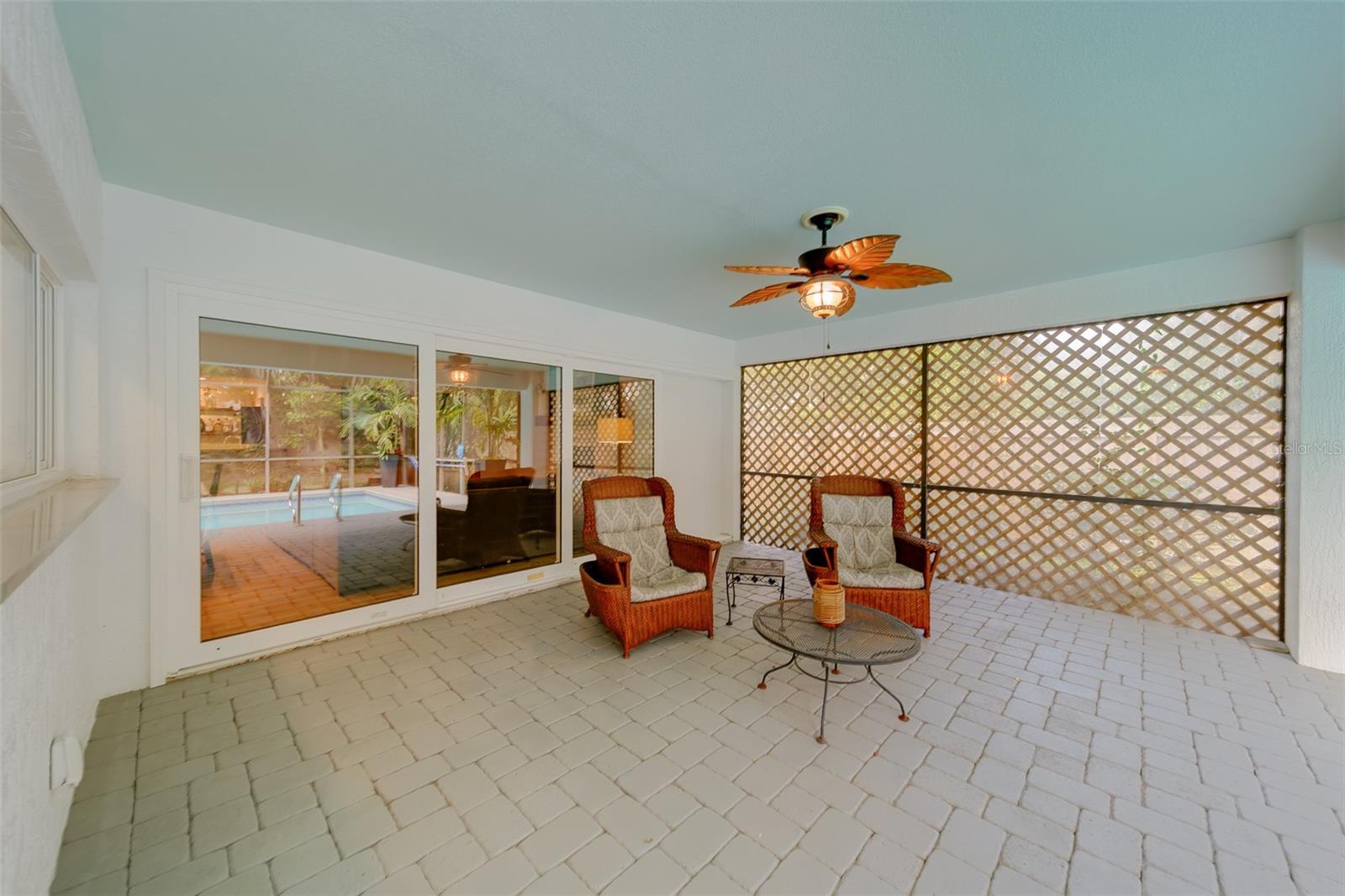 BARRINGTON OAKS WEST - Residential