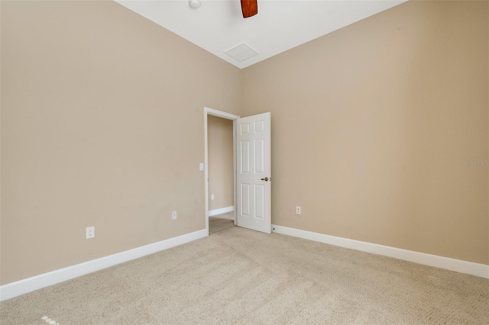 HARTFORD ESTATES - Residential Lease