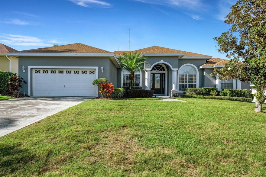 South Lakeland 3 Bedroom 2.5 Bath Home plus Office in Hartford Estates. Formal Dining area and Formal Living and Family room. Master bedroom is spacious with door to the screened lanai. Master Bath has separate vanities two walk in closets, garden bath and walk in shower. The guest bedrooms are also spacious and located on the opposite side of the home. Open kitchen with plenty of cabinets and granite counters. 2 car garage. Screened lanai. Located in South Lakeland convenient to Medical, Shopping, and Restaurants. Easy access to Polk Parkway to Tampa and Orlando.