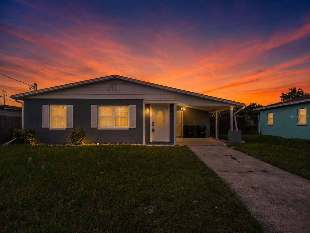 Photo of 735 Alton Avenue, Orlando, FL 32804 (MLS # O6415400)