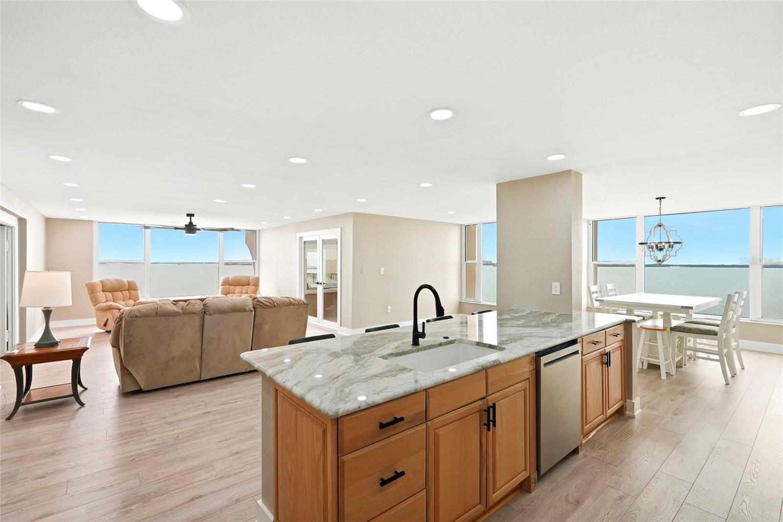 634 EDGEWATER DRIVE 844